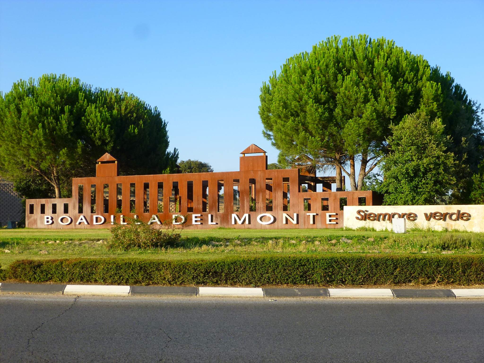  Boadilla del Monte, Spain prostitutes