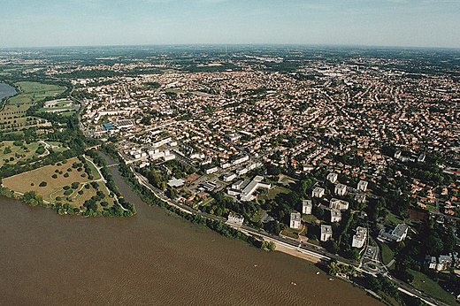  Skank in Saint-Sebastien-sur-Loire, France